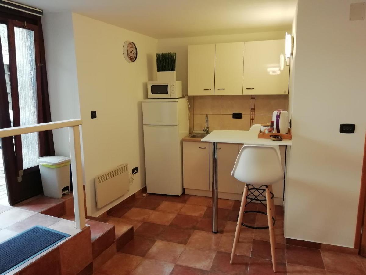 Apartman Vodnjanアパートメント エクステリア 写真